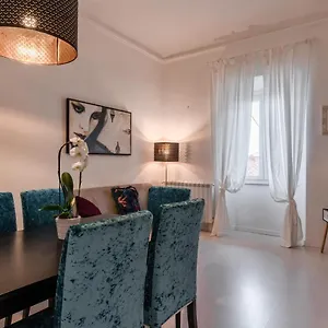 https://gallery-art-apartment-in-san-frediano.it-tuscanyhotel.com