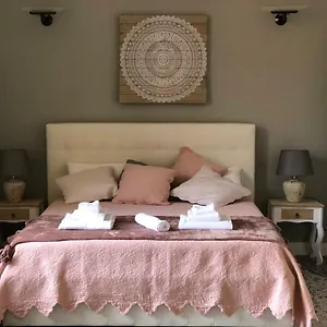 Monti Luxury Casa de hóspedes